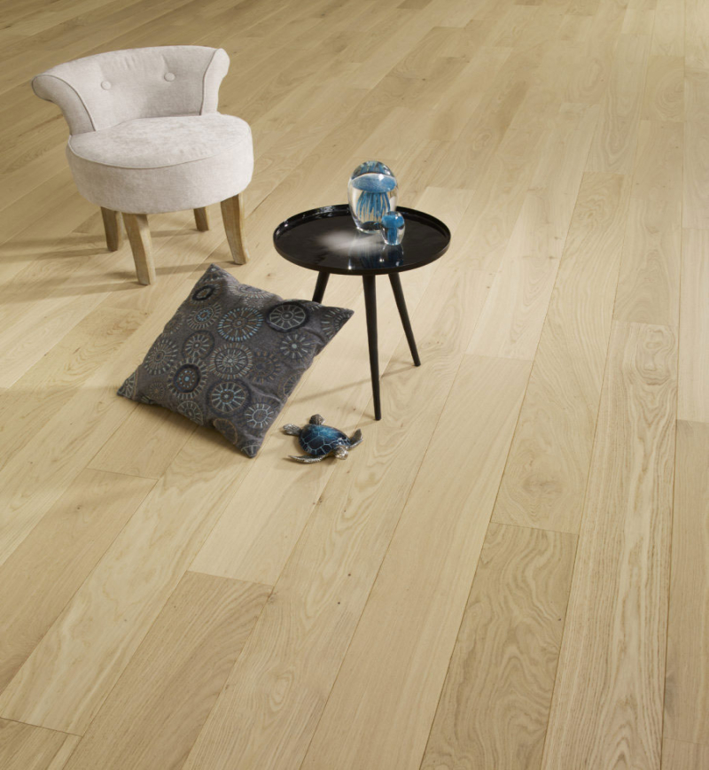 Chêne Massif Verni Incolore Aspect Bois Brut Lisse | Parquet Massif Chêne Verni | Premibel Parquet